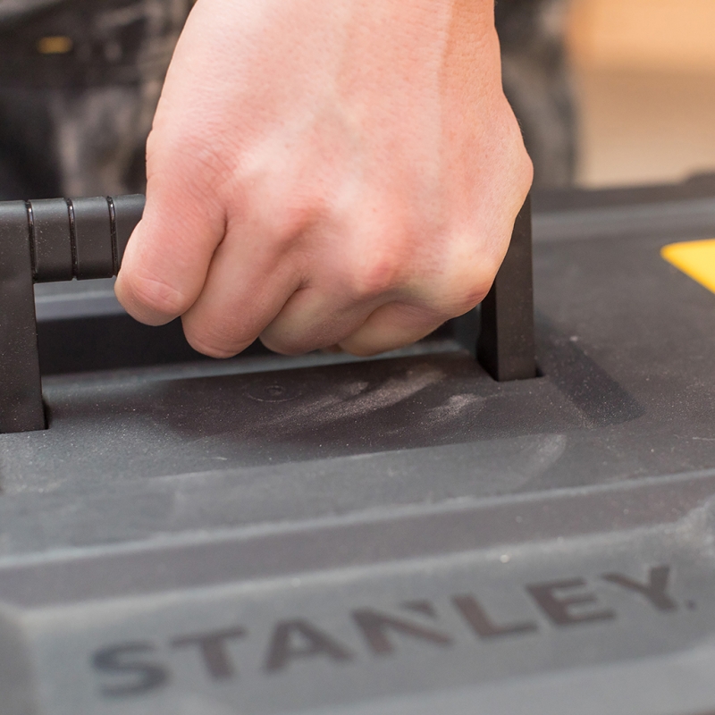 SKRZYNIA STANLEY ESSENTIAL NA KO�ACH 80150
