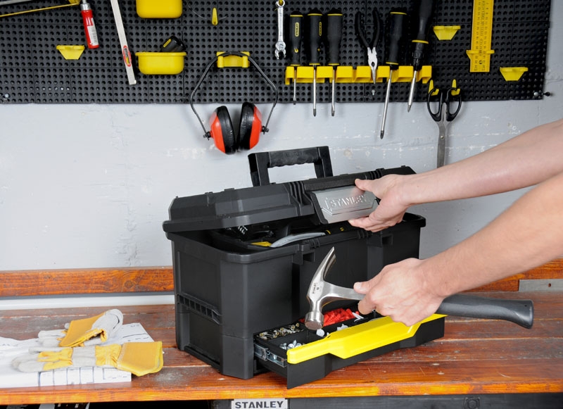 STANLEY SKRZYNIA NARZ�DZIOWA One Touch Latch 19” Z SZUFLAD� 70-316