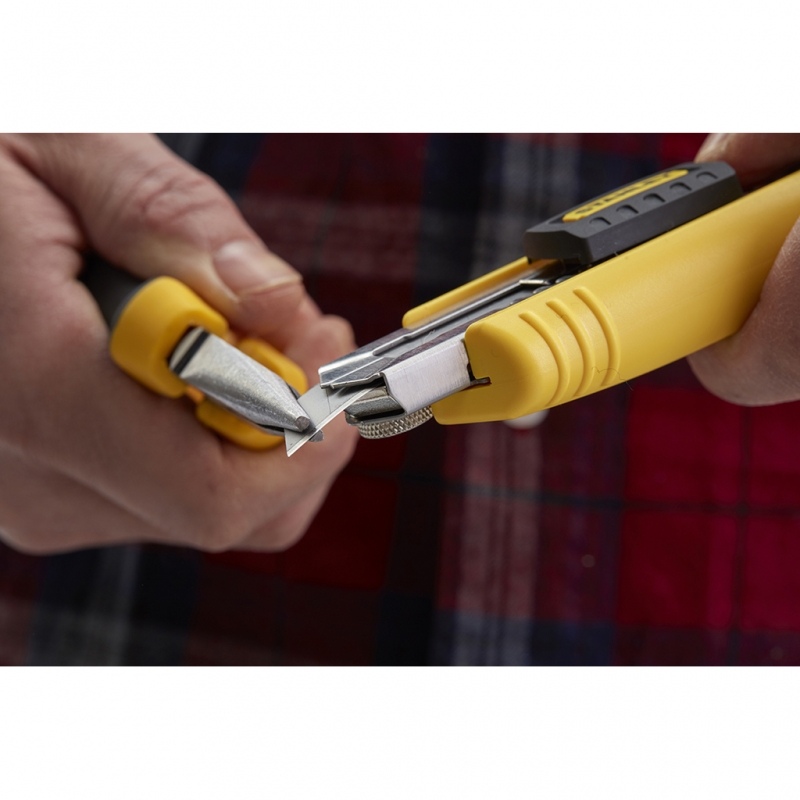 Nӯ STANLEY FATMAX OSTRZE �AMANE 18 mm x 6 ostrza 10-481